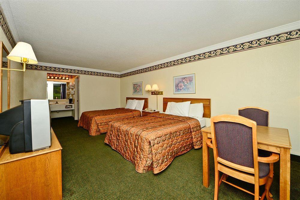 Americas Best Value Inn - Somerset Exterior photo