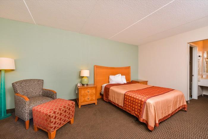 Americas Best Value Inn - Somerset Exterior photo