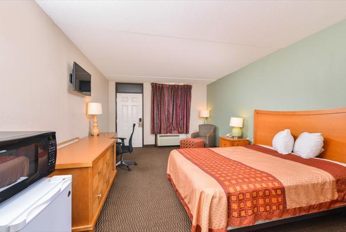 Americas Best Value Inn - Somerset Exterior photo